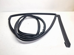 BORRACHA PORTA TRASEIRA ESQUERDA (CARROCERIA) TRACKER 2020/