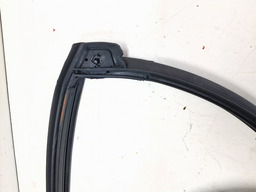 BORRACHA PORTA TRASEIRA ESQUERDA (CARROCERIA) TRACKER 2020/