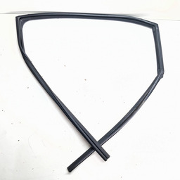 CANALETA VIDRO PORTA TRASEIRA ESQUERDA TRACKER 2020/