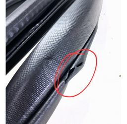 BORRACHA PORTA DIANTEIRA ESQUERDA (CARROCERIA) TRACKER 2020/