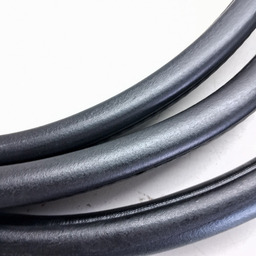 BORRACHA PORTA DIANTEIRA ESQUERDA (CARROCERIA) TRACKER 2020/