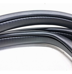 BORRACHA PORTA TRASEIRA ESQUERDA (CARROCERIA) TRACKER 2020/