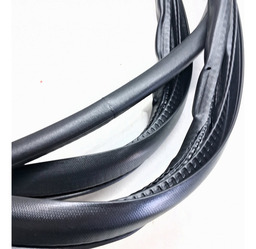 BORRACHA PORTA TRASEIRA ESQUERDA (CARROCERIA) TRACKER 2020/