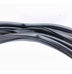 BORRACHA TAMPA TRASEIRA TRACKER 2020 2021 2022 2023 2024 