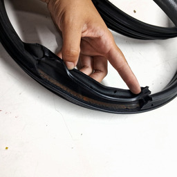 BORRACHA PORTA DIANTEIRA ESQU GOL VOYAGE G5 G6 G7 G8 DETALHE