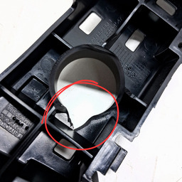 GUIA PARACHOQUE TRASEIRO DIREITO KWID 2017 A 2024 DETALHE