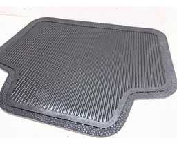 TAPETE BORRACHA UNIVERSAL TRASEIRO AMBOS LADOS 