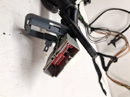 CHICOTE PORTA TRASEIRA DIREITA DISCOVERY 3 2005 A 2009