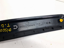 GUARNIÇÃO PORTA TRASEIRA DIREITA DISCOVERY 3 2005 A 2009