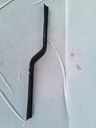 ACABAMENTO INTERNO INF. TAMPA TRAS DISCOVERY 3 05 A 09 DETAL