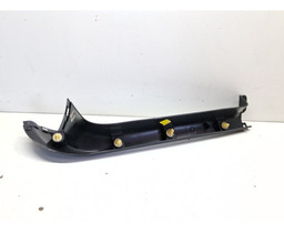 ACABAMENTO ESQUERDO TAMPA TRASEIRA DISCOVERY 3 2005 A 2009