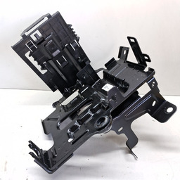 SUPORTE BASE BATERIA TRACKER 1.2 TURBO 2020 2021 2022 A 2025