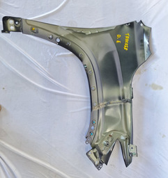 PARALAMA ESQUERDO TRACKER 2020 2021 2022/.. S/ FURO AVARIA 