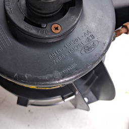 FAROL MILHA AUXILIAR DIREITO ECOSPORT 2008 2009 2010 2011 12