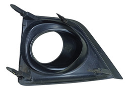 MOLDURA FAROL AUXILIAR MILHA L.D TOYOTA 8148102470 2015 2016