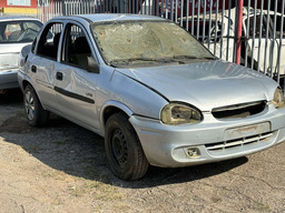 Capô Gm Corsa Classic 2008