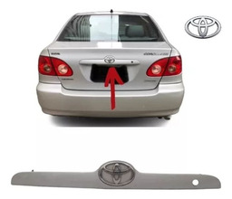 Aplique Original Tampa Traseira Toyota Corolla 04