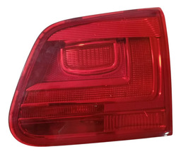 Lanterna Tampa Direita Vw Tiguan 12/17 178957r Direito/passageiro Vermelho
