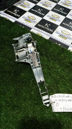 SUPORTE FECHADURA DIANTEIRA DIREITA C4 PALLAS 2010