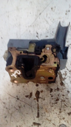 FECHADURA TRASEIRA DIREITA RENAULT SCENIC 2001