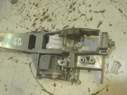 SUPORTE MAÇANETA DIANTEIRA DIREITA EXTERNA PEUGEOT 408 2013