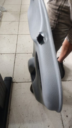 FORRO PORTA DIANTEIRA ESQUERDA RENAULT CLIO 2007 COM DETALHE