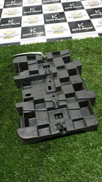 SUPORTE FIXAÇÃO INTERNA FRENTE DA PORTA D.D C4 PALLAS 2010