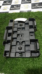 SUPORTE FIXAÇÃO INTERNA FRENTE DA PORTA D.D C4 PALLAS 2010