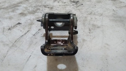 DOBRADIÇA INFERIOR PORTA TRASEIRA ESQUERDA  PEUGEOT 208 2014