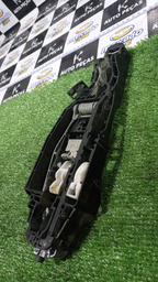 SUPORTE DA MAÇANETA DIANTEIRA DIREITA C4 LOUNGE 2013