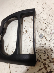 ACABAMENTO CENTRAL PAINEL RADIO PEUGEOT 207 2008