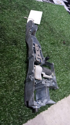 SUPORTE DA FECHADURA TRASEIRA LADO DIREITO C4 PALLAS 2010