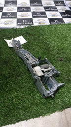 SUPORTE DA FECHADURA TRASEIRA LADO DIREITO C4 PALLAS 2010