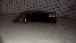 REFLETOR TRASEIRO ESQUERDO RENAULT SANDERO 2016 AVARIADA