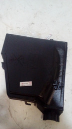 TAMPA CAIXA FUSIVEL RENAULT SANDERO 2014