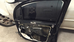 PORTA DIANTEIRA DIREITA CITROEN C3 12 SEM VIDRO VIGIA FRISO