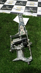 SUPORTE DA FECHADURA INTERNA DIANTEIRA ESQ C4 PALLAS 2010