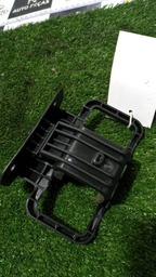 SUPORTE DO PUXADOR DIANTEIRO DIREITO C4 PALLAS 2010