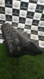 MOLDURA TRASEIRA ESQUERDA C4 PALLAS 2010