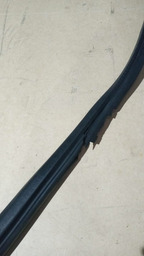 BORRACHA DE PORTA DIANTEIRA ESQUERDA PICASSO 2008 COM AVARIA