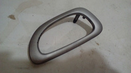 MOLDURA INTERNA MAÇANETA DIANTEIRA DIREITA PEUGEOT 307