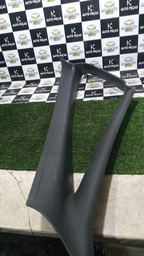 ACABAMENTO DA COLUNA DIANTEIRA ESQUERDA XSARA PICASSO 2005