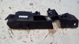 SUPORTE GUIA PARA CHOQUE ESQUERDO/DIREITO CLIO 2002 *UNIDADE