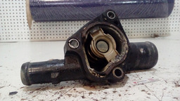 Carcaça Válvula Termostática Renault Clio 1.0 16v 2002