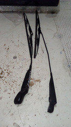 BRAÇOS LIMPADOR RENAULT CLIO UNIDADE