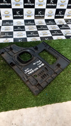 MOLDURA DA CAIXA DE FUSÍVEL MEGANE 2012 COM BURACO