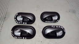 MAÇANETA INTERNA RENAULT SANDERO LOGAN 2014 UNITÁRIO