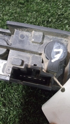 SOQUETE DA LANTERNA TRASEIRA LADO ESQUERDO PICASSO 2008