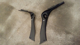 ACABAMENTO COLUNA INTERNA TRASEIRA 307 SEDAN 2007 A 2012 UNI