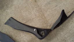 ACABAMENTO COLUNA INTERNA TRASEIRA 307 SEDAN 2007 A 2012 UNI